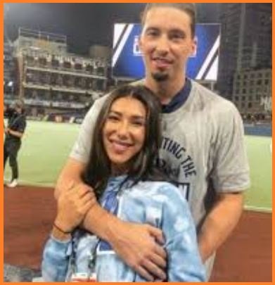 Blake Snell with his girlfriend 