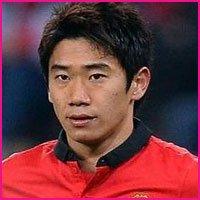 Shinji Kagawa salary, height, wife, family, profile and club career